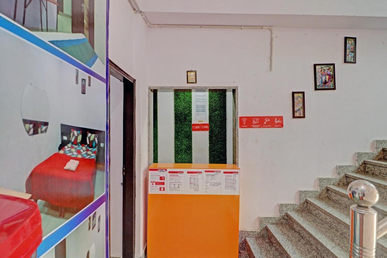 Oyo 81168 Collection O Dwarka Mor New Delhi Exterior photo