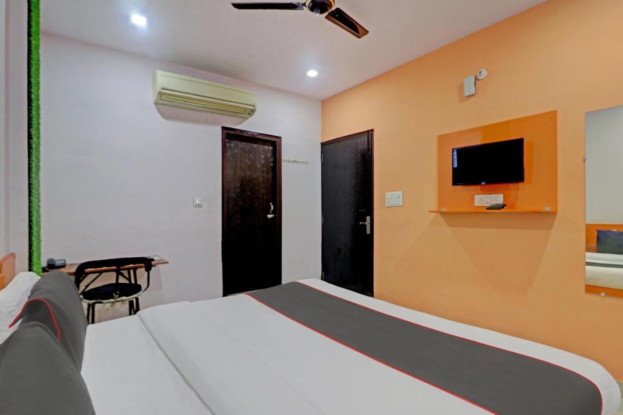 Oyo 81168 Collection O Dwarka Mor New Delhi Exterior photo