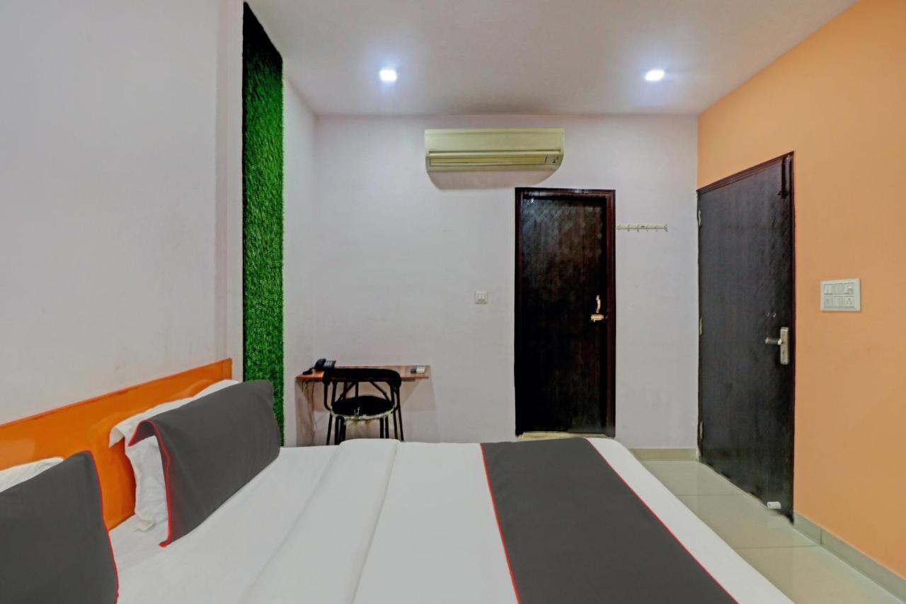 Oyo 81168 Collection O Dwarka Mor New Delhi Exterior photo