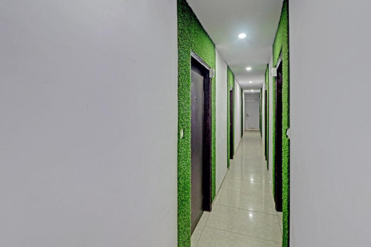 Oyo 81168 Collection O Dwarka Mor New Delhi Exterior photo
