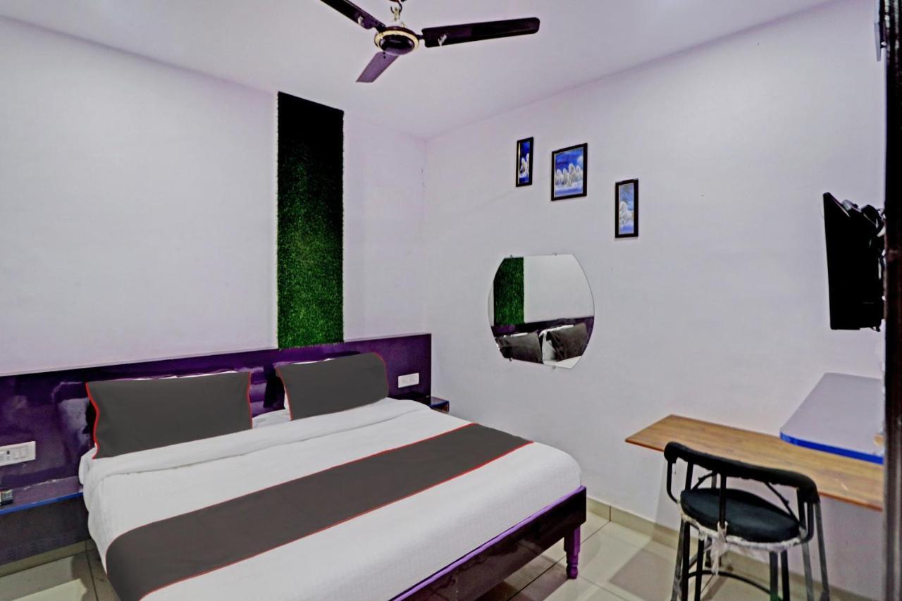 Oyo 81168 Collection O Dwarka Mor New Delhi Exterior photo