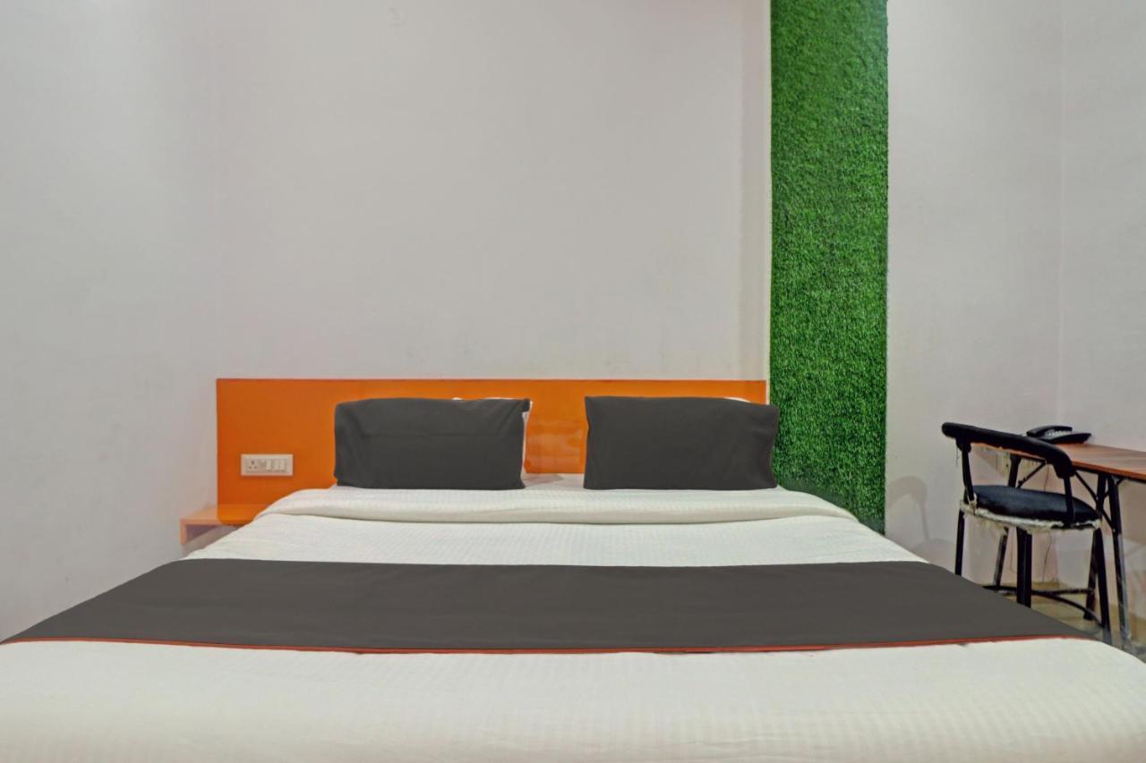 Oyo 81168 Collection O Dwarka Mor New Delhi Exterior photo